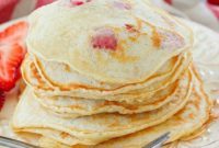 Fluffy Strawberry Pancakes