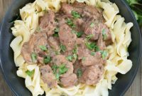Set-It-and-Forget-It Beef Stroganoff