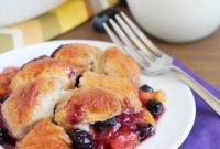 Homemade Peach and Blueberry Cobbler