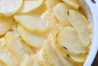 Effortlessly Delicious Homemade Cheesy Potato Gratin