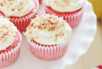 Fizzy Strawberry Cupcakes with Zesty Lemon Cream Cheese Frosting