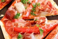 Olive Garden-Inspired Pepperoni & Sausage Flatbread Pizza