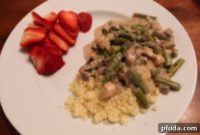 Light Creamy Mushroom and Asparagus Chicken